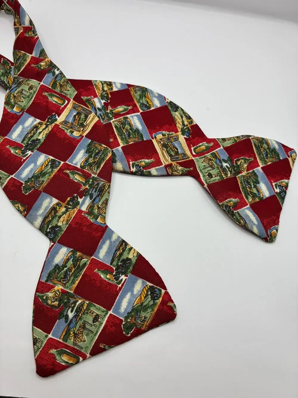 Vintage Carrot & Gibbs Red Wine Italian Vineyard Print Bow Tie Button Back
